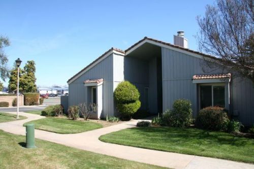 1834 Cougar Ln, Clovis, CA 93611-2071