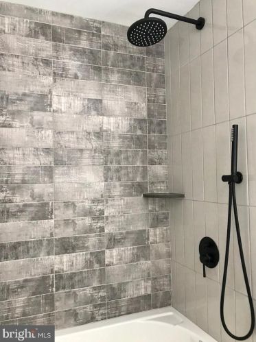 1515 4 St, Philadelphia PA 19148-1303 exterior