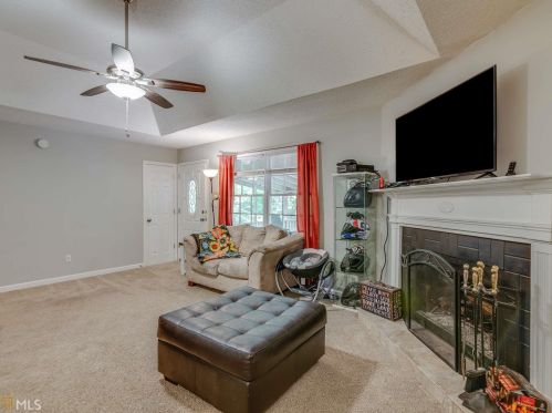 158 Willow Creek Dr, Locust Grove, GA 30248-2627