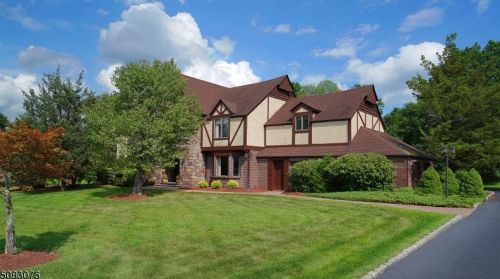 11 William Penn Rd, Warren, NJ 07059-5046