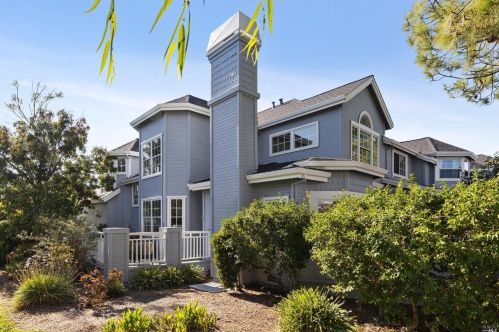 75 Mariners Cir, San Rafael, CA 94903-5106