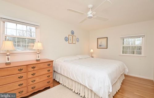 7724 Carrleigh Pkwy, Springfield VA  22152-1307 exterior