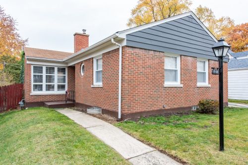1505 Henry Pl, Waukegan, IL 60085-1918