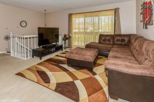 539 Emerson Cir, Lemont, IL 60440-2676