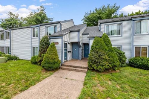 148 Candlewood Dr, Wapping, CT 06074-2613