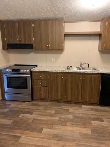1621 Coral Rd, Azle, TX 76020-4763