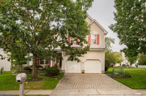 60 Reinhart Way, Bridgewater, NJ 08807-5710