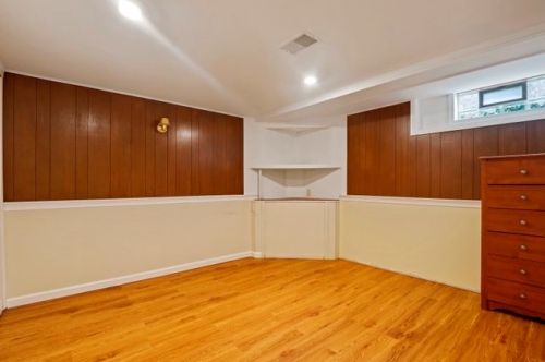 8749 Merrill St, Niles IL  60714-1922 exterior