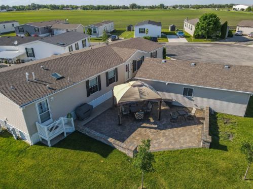 484 Long Oak Rd, Manteno, IL 60950-5029