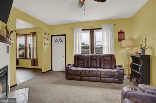 6125 Blue Bird Ave, Harrisburg, PA 17112-2310