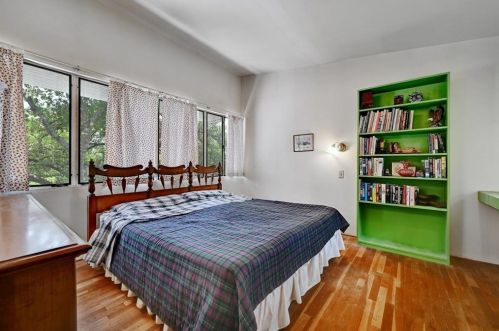 1804 Alta Vis Ave, Austin TX  78704-5226 exterior