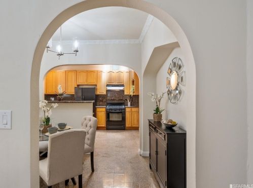 1306 Gilman Ave, San Francisco CA 94124-3243 exterior