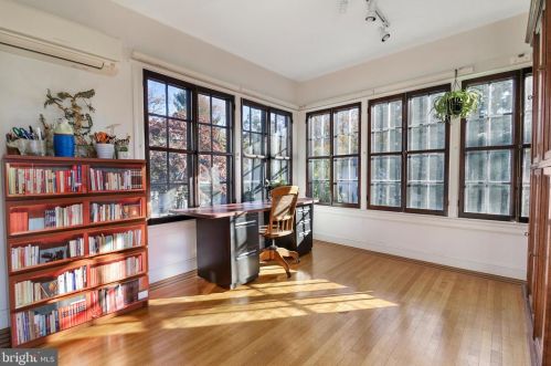 501 Warwick Rd, Tavistock NJ 08033-3831 exterior