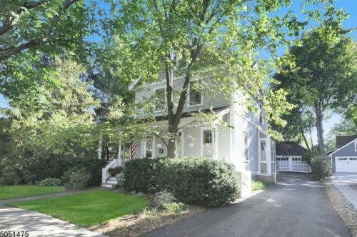 27 Liberty St, Ridgewood, NJ 07450-4520
