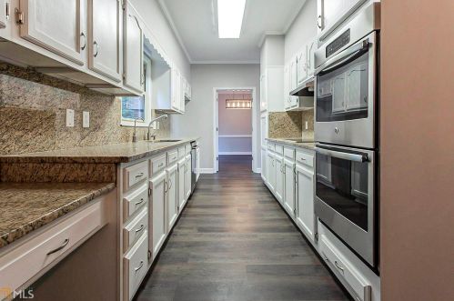 810 Mabry Rd, Atlanta GA  30328-2662 exterior