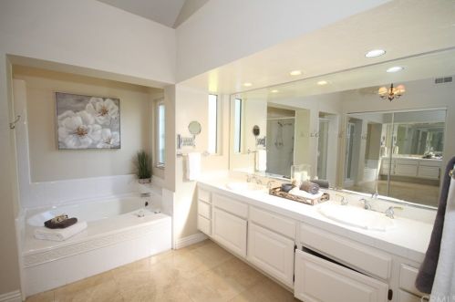 11 Sunrise, Irvine CA  92603-3720 exterior