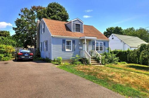 196 Robert Treat Pkwy, Milford, CT 06460-4540