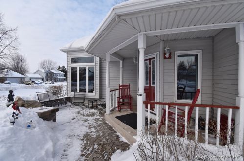 90 Briarcliff Rd, Boulder Hill, IL 60538-2902