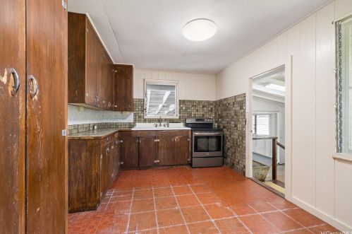 370 Elelupe Rd, Honolulu HI  96821-2248 exterior