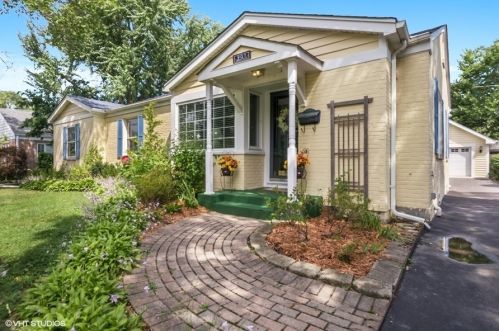 291 Wagner Rd, Northfield, IL 60093-3248