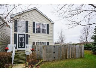 1107 Symphony Dr, Aurora IL  60504-5555 exterior