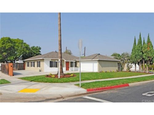 3805 144th Pl, Hawthorne, CA 90250-8322