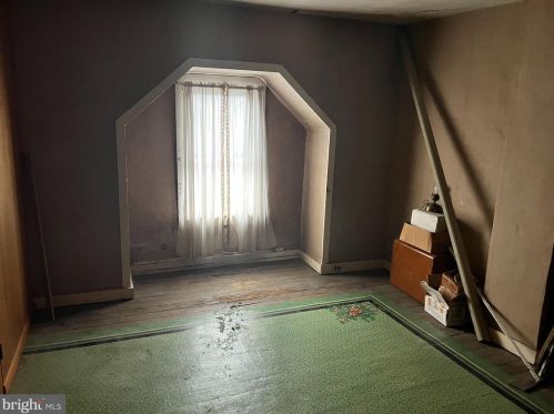 239 Pine St, Lancaster PA  17603-3434 exterior