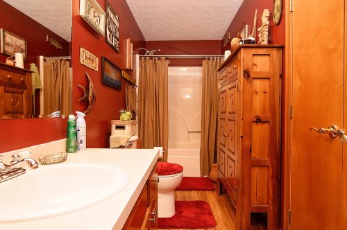 5541 Meissen Dr, Springfield OH  45502-8878 exterior
