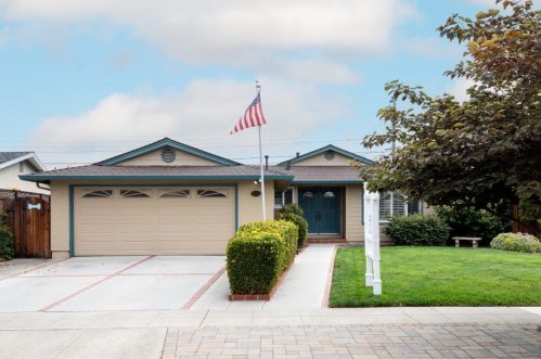 471 Chinook Ln, San Jose, CA 95123-3311