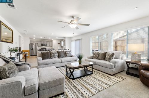 577 Evergreen Ave, Navelencia, CA 93654-8821