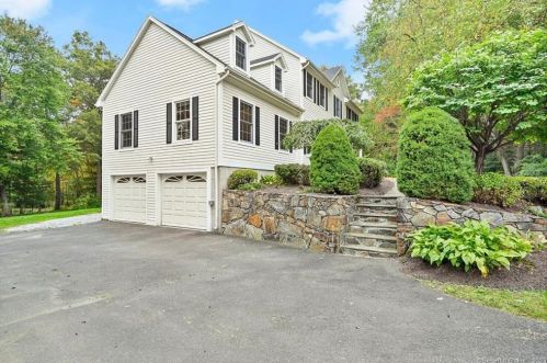 63 Turkey Roost Rd, Upper Stepney CT  06468-3127 exterior