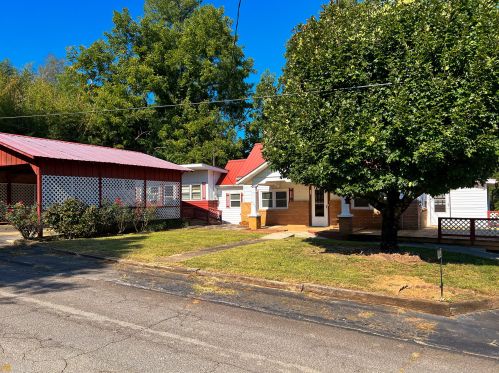 319 Oak Ave, Demorest, GA 30535-5681