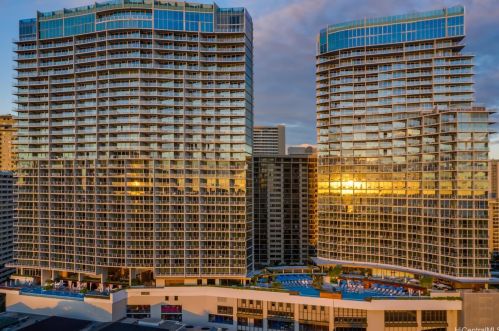 2139 Kuhio Ave, Honolulu HI  96815-2378 exterior