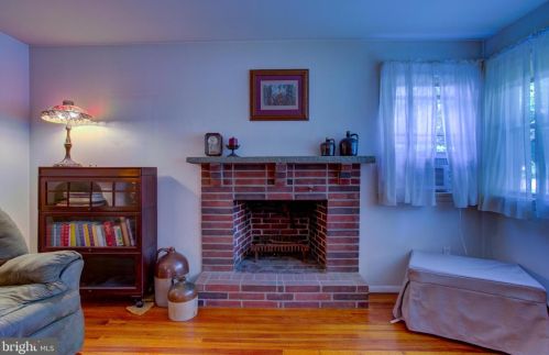 72 Village Dr, Lancaster PA  17601-3324 exterior