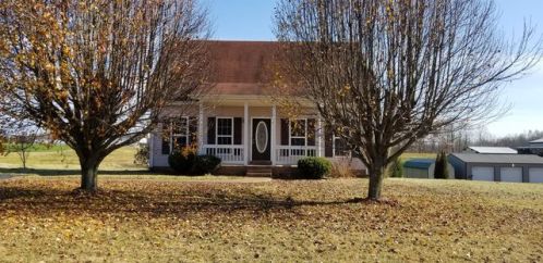 1474 Maple Grove Rd, Lafayette, TN 37083-6211
