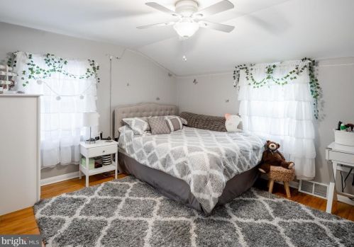 8408 Chippewa Rd, Philadelphia PA 19128-1206 exterior