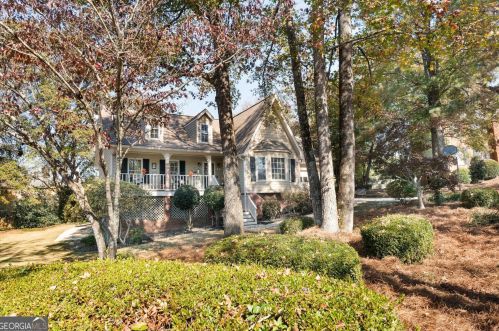 372 Golfcrest Dr, Conyers, GA 30094-3642