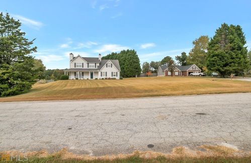 6441 Dove Dr, Loganville, GA 30052-3033