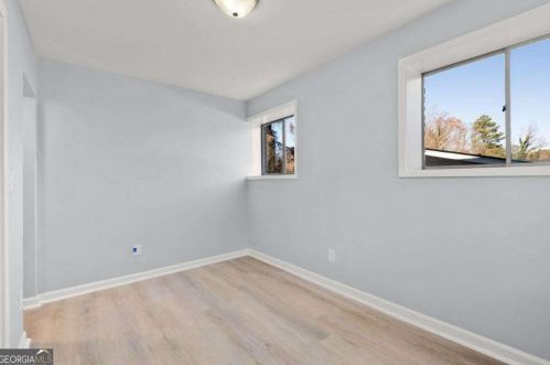 3225 Dogwood Dr, Atlanta GA  30344-3909 exterior