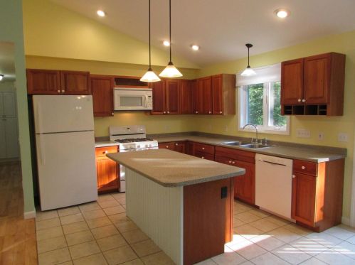 38 Lake View Ct, Barrington, NH 03884-4153