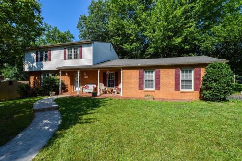5753 Penguin Dr, Roanoke, VA 24018-4836