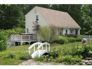 112 Abbie Dr, Weare, NH 03281-5632