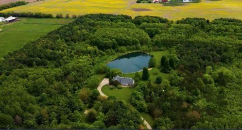2880 Roth Rd, Oswego, IL 60543-9775