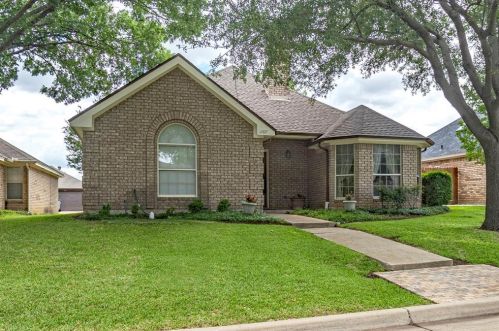 1107 Hilton Dr, Midlothian, TX 76063-3314