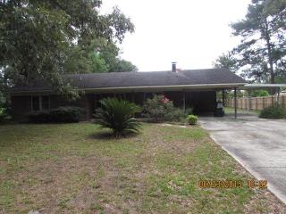 111 Howard Dr, Brunswick, GA 31520-1249