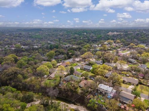 2608 Dunbarton Dr, Austin TX  78723-2233 exterior