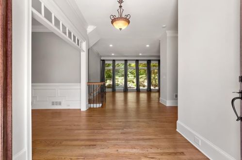 289 Forest Valley Ct, Atlanta GA  30342-2337 exterior