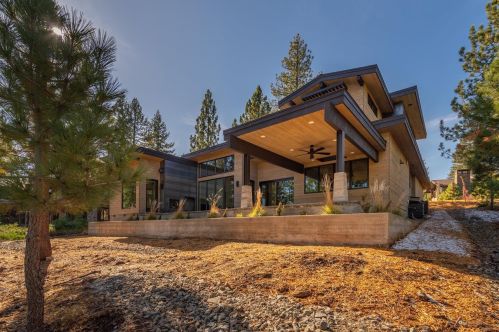9309 Heartwood Dr, Truckee, CA 96161-5196