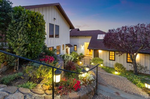 90 Bond Ln, Tiburon, CA 94920-1007