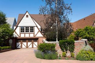118 Saint Albans Rd, Berkeley, CA 94708-1035